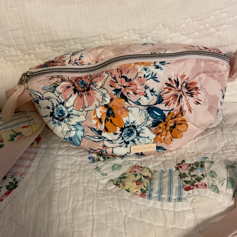 NWT  Vera Bradley Fanny Pack Peach Blossom Bouquet
